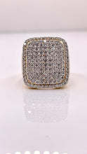 Load image into Gallery viewer, 2.69 CT. VS-VVS Natural Diamond Men’s Rectangle Ring 10 KT Yellow Gold