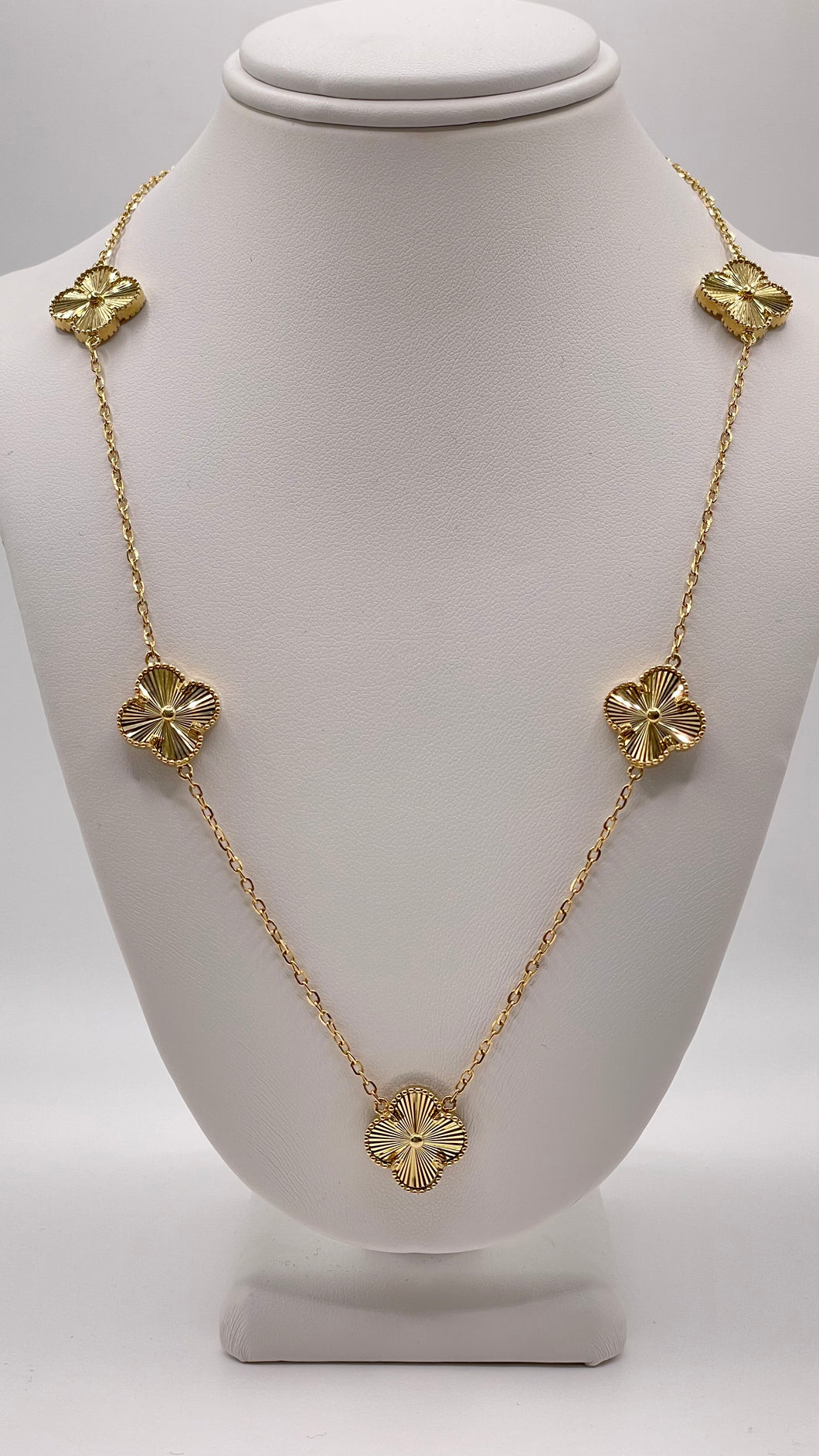 5 Clover Necklace In 18 KT Yellow Gold