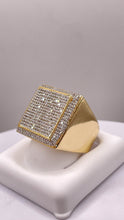 Load image into Gallery viewer, 1.02 CT. Natural Diamond Square Shape Men’s Ring In 10 KT Yellow Gold