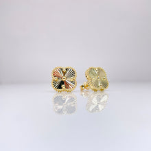 Load image into Gallery viewer, 12mm Clover Earrings In 10 KT Yellow Gold