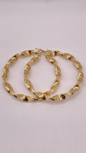 Load image into Gallery viewer, 5.2mm Twist Hoop Earrings In 14 KT Yellow Gold