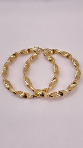 5.2mm Twist Hoop Earrings In 14 KT Yellow Gold