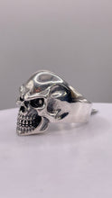 Load image into Gallery viewer, Silver Skull Ring