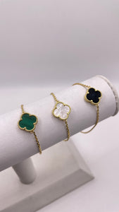 Single Clover Bracelets In 10 KT Yellow Gold