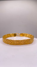 Load image into Gallery viewer, 9.4mm Solid Bracelet In 22 KT Yellow Gold