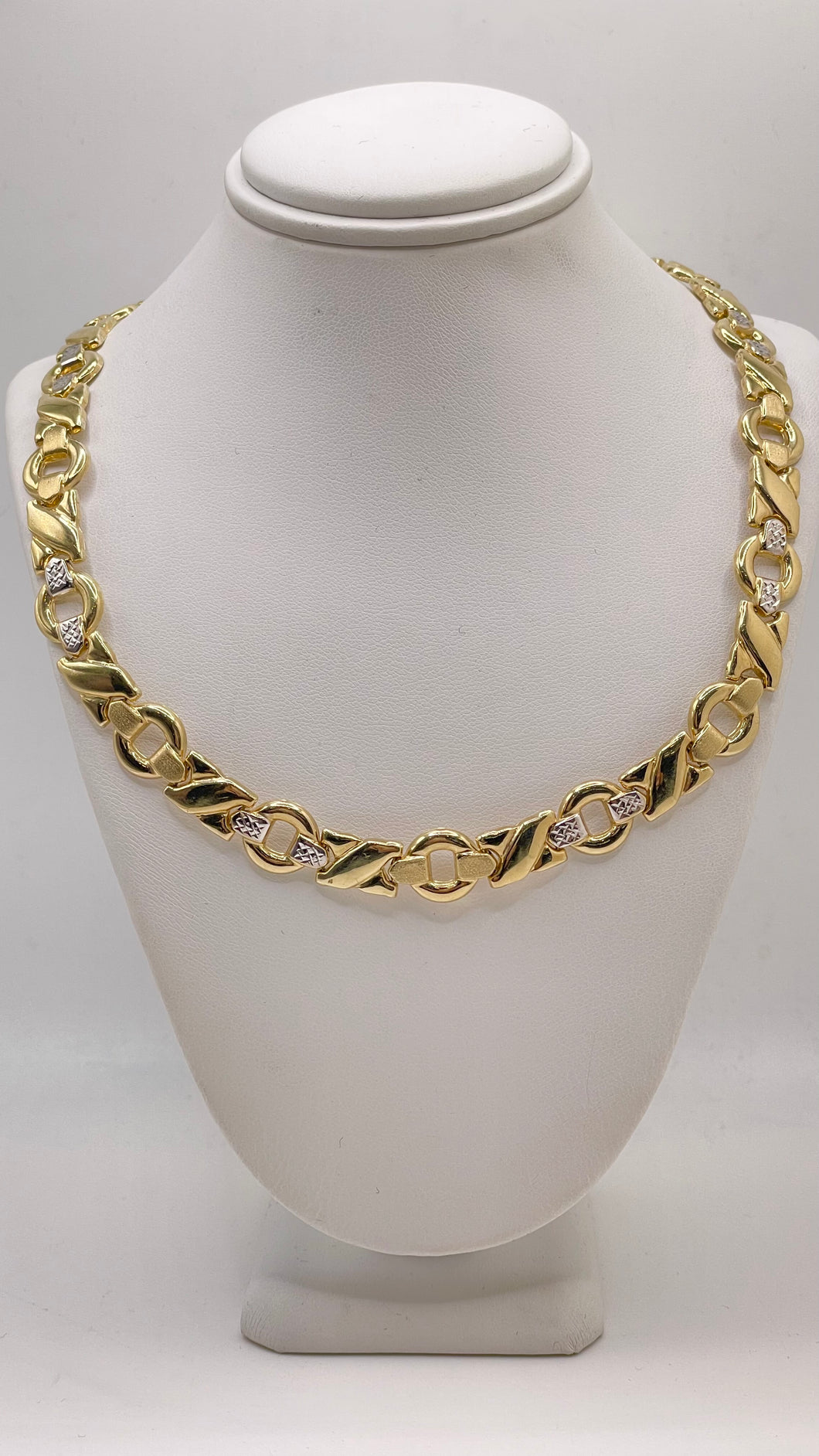 11.0mm Fancy Link Women’s Necklace In 10 KT Yellow Gold