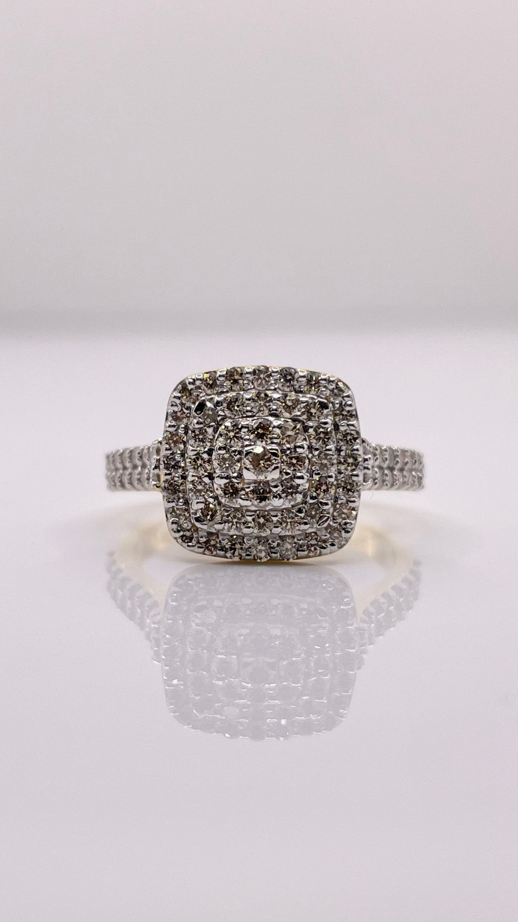 0.87 CT. Natural Diamond Ladies Ring In 10 KT Yellow Gold