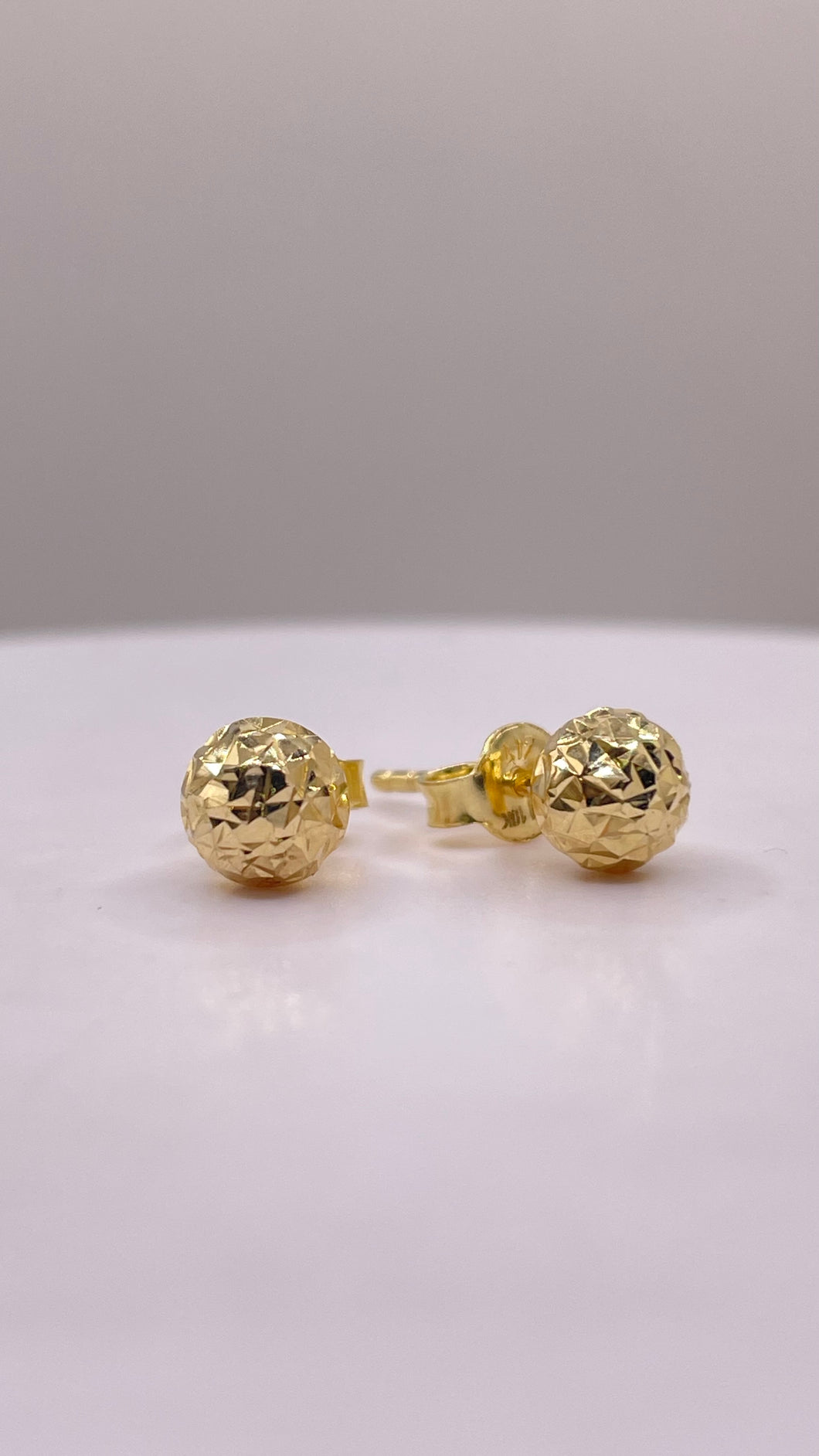 Diamond Cut Stud Earrings In 10 KT Yellow Gold