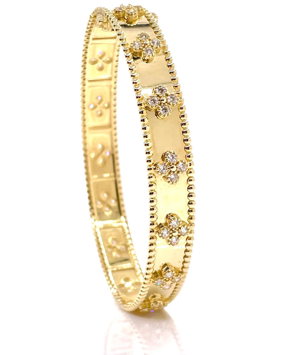 Clover Bangle In 10 KT Yellow Gold With CZ