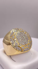 Load image into Gallery viewer, 1.01 CT. Natural Diamond Men’s Round Shape Ring In 10 KT Yellow Gold