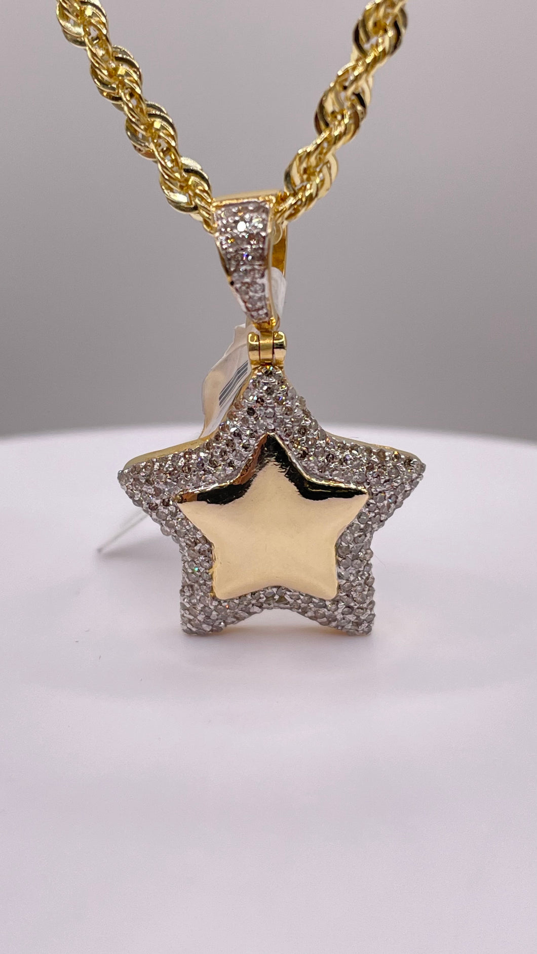 0.66 CT. Natural Diamond Star Pendent In 10 KT Yellow Gold