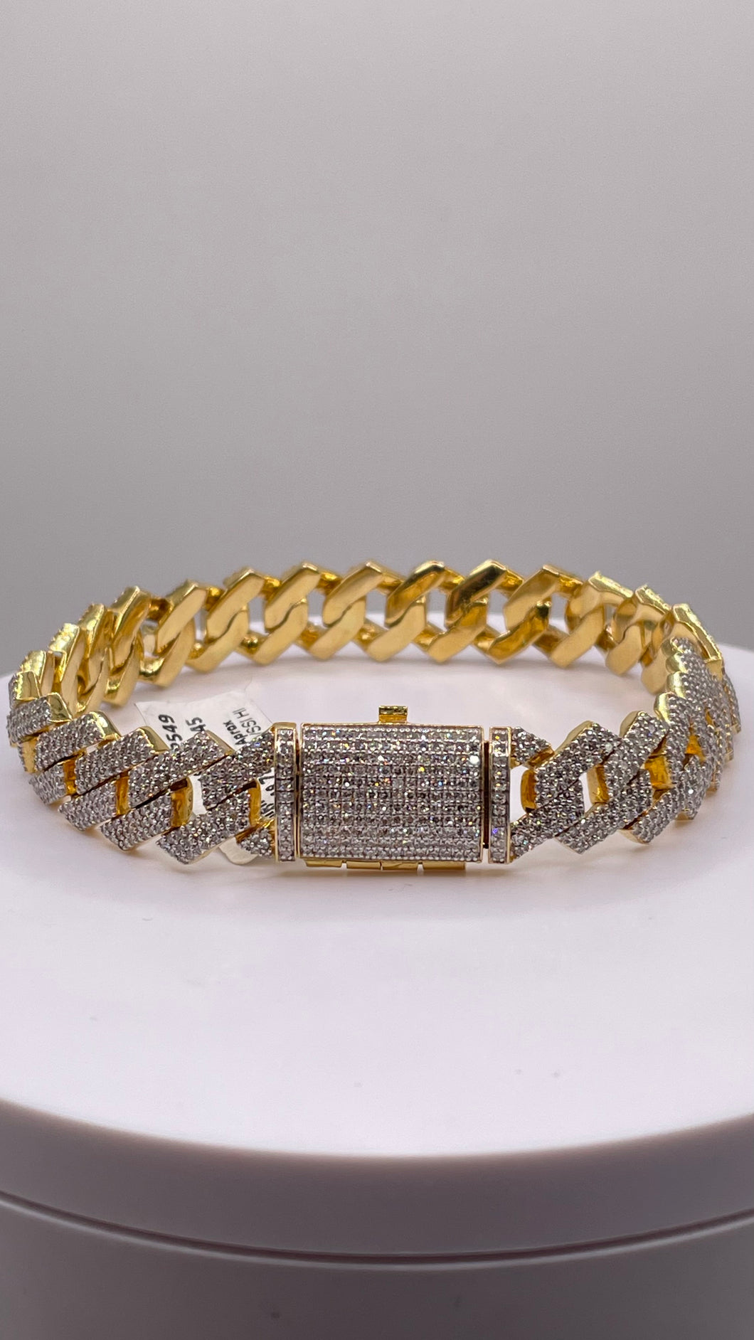 6.74 CT. Natural Diamonds Zig-Zag Cuban Bracelet In 10 KT Yellow Gold