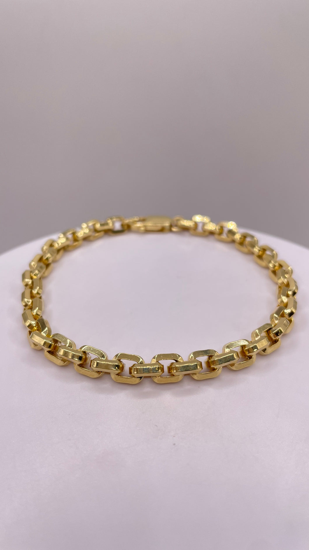 5.7mm Link Bracelet In 10 KT Yellow Gold