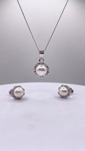 Silver Women’s Pearl Set With CZ