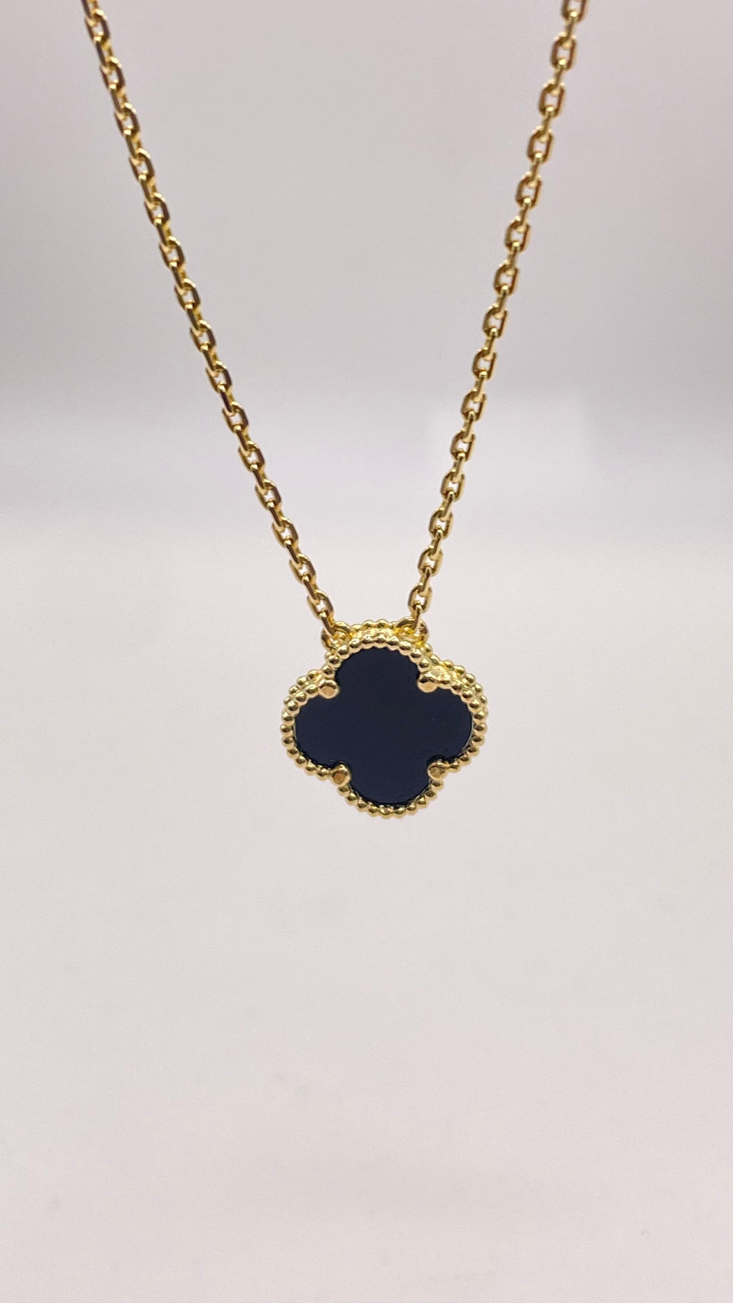 Stunning 10 KT Yellow Gold Clover Necklace