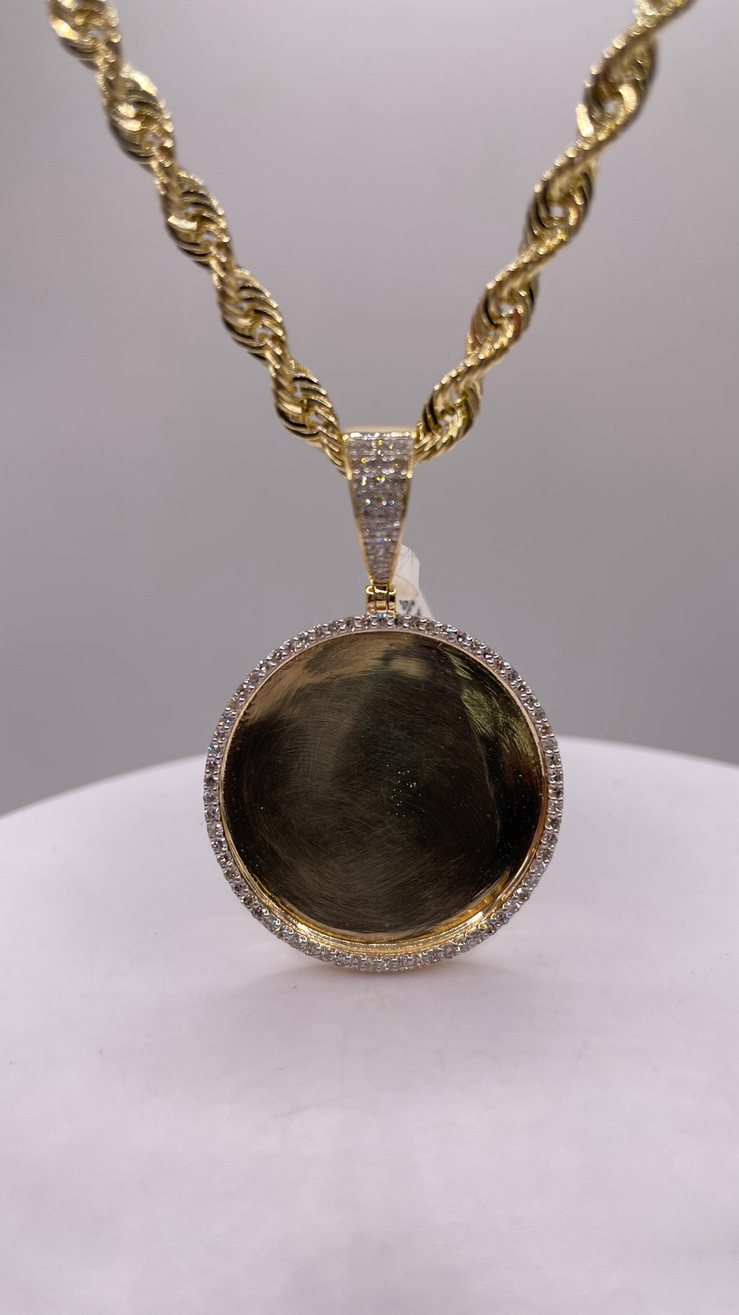 0.45 CT. Natural Diamond Round Shape Memorial Pendent In 10 KT Yellow Gold