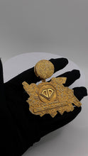 Load image into Gallery viewer, Approx 10 CT. Natural Flawless VVS Diamond Don Mills Pendent In 24 KT Solid Yellow Gold