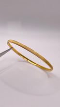 Load image into Gallery viewer, 3.5mm Bangle In 21 KT Yellow Gold