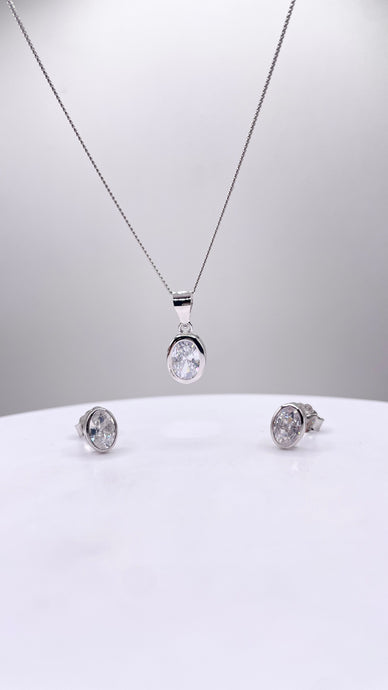 Women’s Oval Shape Silver Set With CZ