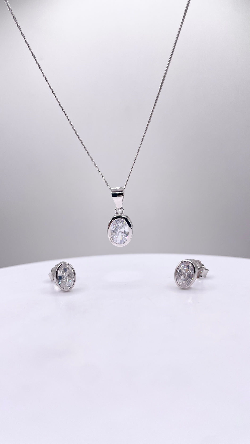 Women’s Oval Shape Silver Set With CZ