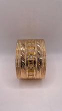 Load image into Gallery viewer, 18 KT Yellow Gold Unique Design Bangle With Diamond Cuts
