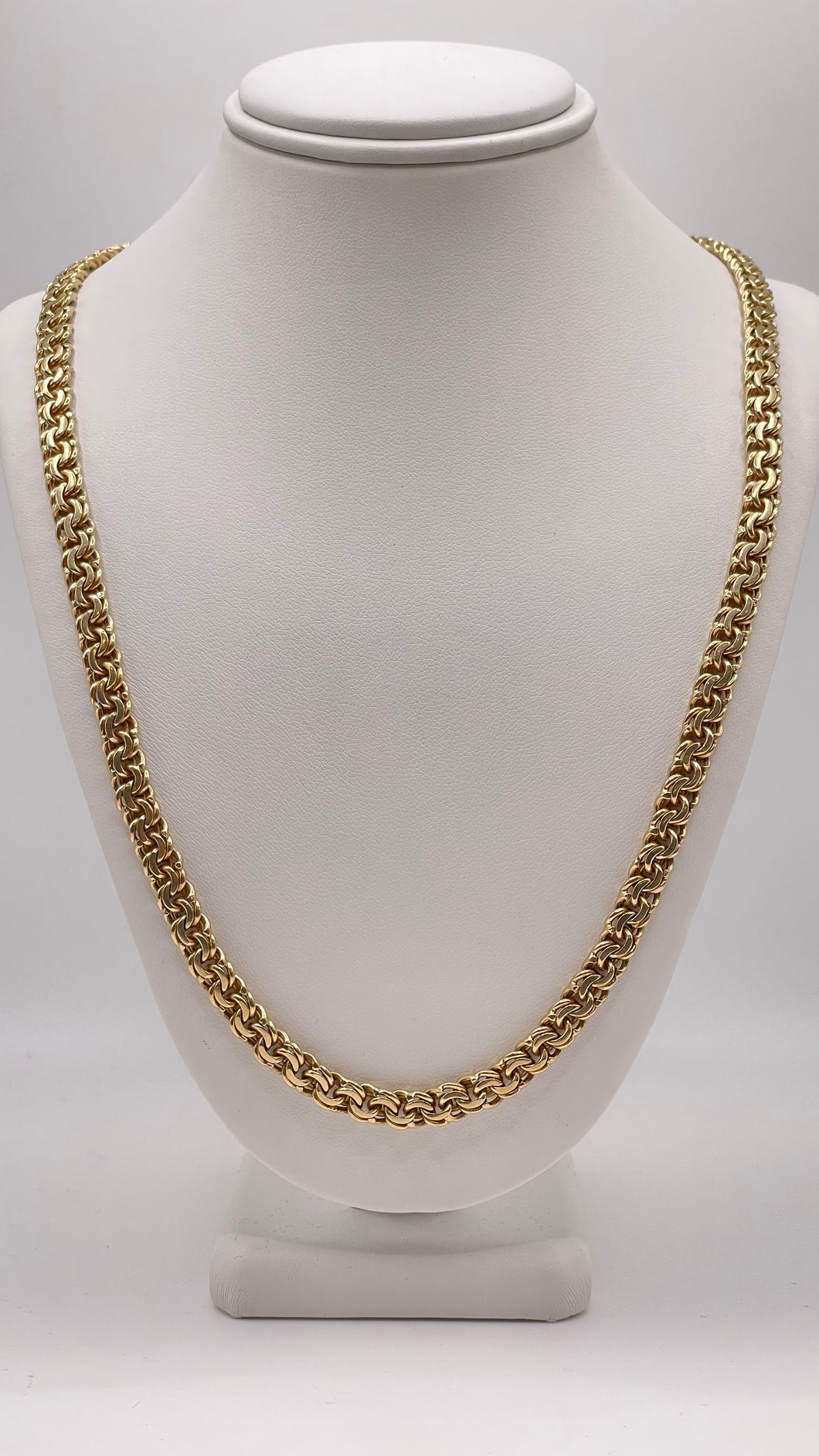 5.6mm Link Chain In 14 KT Yellow Gold