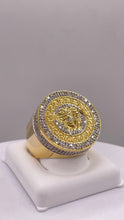 Load image into Gallery viewer, 1.66 CT. Natural Diamond Men’s Circle Shape Ring In 10 KT Yellow Gold