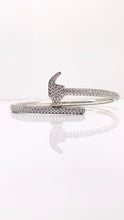 Load image into Gallery viewer, 6.35 CT. Natural Diamond Hammer Bangle In 18 KT White Gold