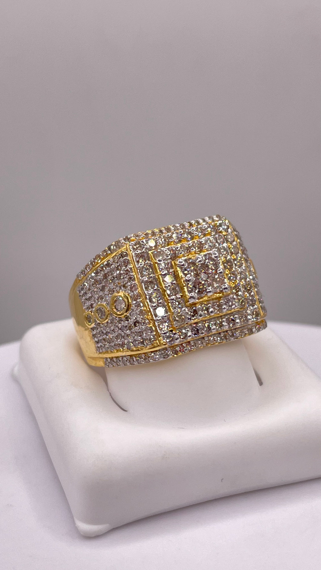 1.84 CT. Natural Diamond Men’s Ring In 10 KT Yellow Gold