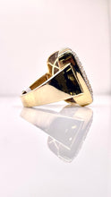 Load image into Gallery viewer, 2.69 CT. VS-VVS Natural Diamond Men’s Rectangle Ring 10 KT Yellow Gold