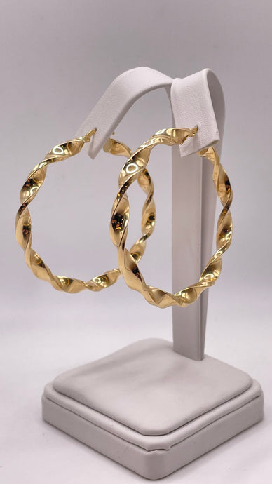 5.2mm Twist Hoop Earrings In 14 KT Yellow Gold