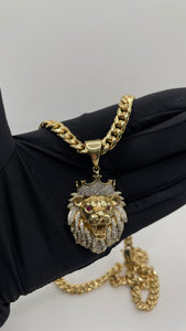 Natural Diamond Lion Pendent In 10 KT Yellow Gold