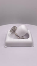 Load image into Gallery viewer, Beautiful 10 KT White Gold Clover Ring