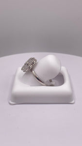 Beautiful 10 KT White Gold Clover Ring