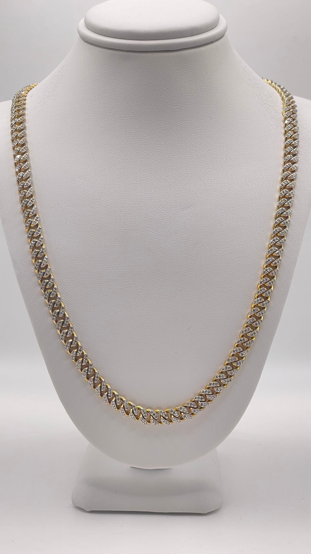 5.6mm 3.06 CT. Natural Diamond Cuban Chain In 10 KT Yellow Gold