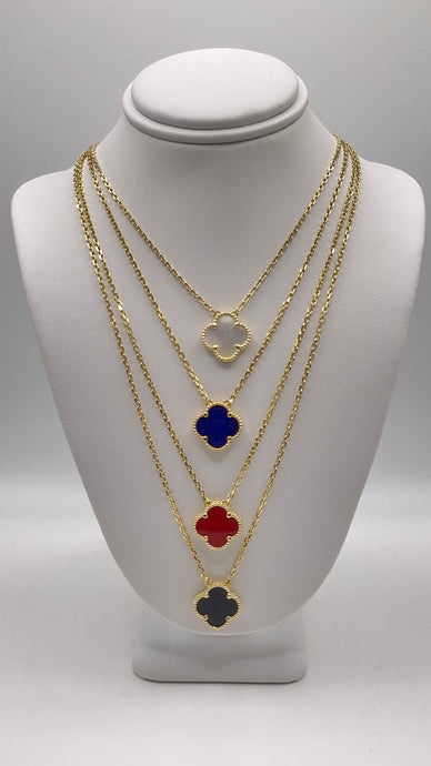 Stunning 10 KT Yellow Gold Clover Necklace