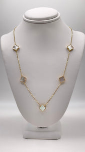 Beautiful 10 KT Yellow Gold Mother Of Pearl Clover Necklace