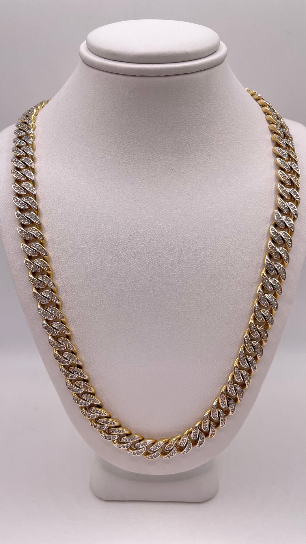 8.9mm Natural Diamond Cuban Link Chain In 10 KT Yellow Gold
