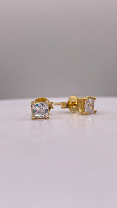 4.2mm Princess-Cut Cubic Zirconia Stud Earring In 10 KT Yellow Gold