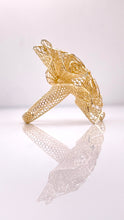 Load image into Gallery viewer, Flower Design Women’s Ring In 14 KT Yellow Gold
