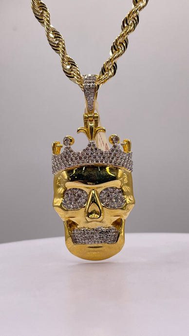 0.96 CT. Natural Diamond Skull Pendant In 10 KT Yellow Gold