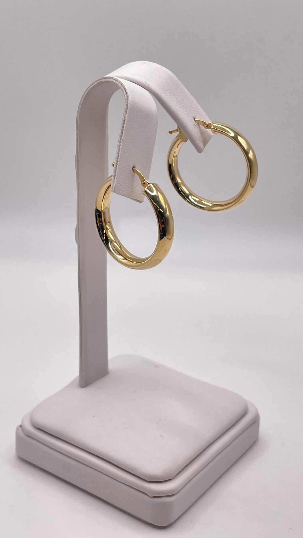 5.5mm 10 KT Yellow Gold Hoop Earrings