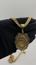 Load image into Gallery viewer, Natural Diamond Lion Pendent In 10 KT Yellow Gold