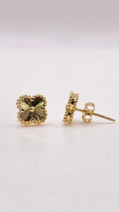 Clover Stud Earrings In 18 KT Yellow Gold