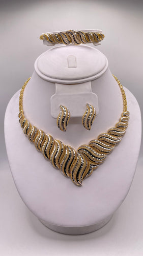18 KT Two-Tone Diamond-Cut Ladies Set