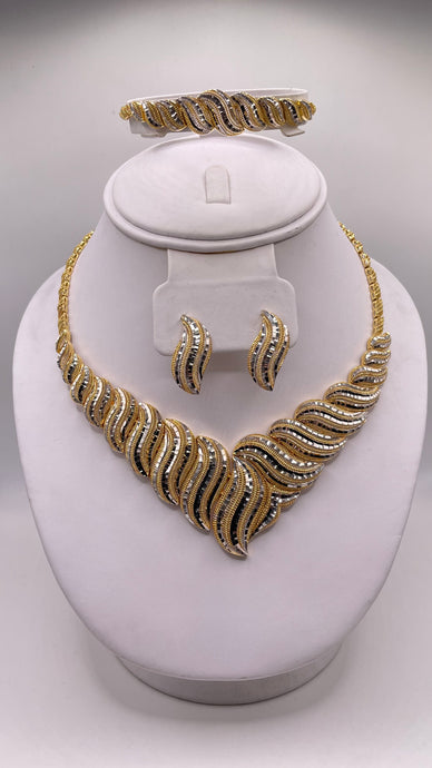 18 KT Two-Tone Diamond-Cut Ladies Set