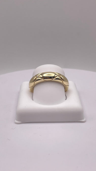 Beautiful 10 KT Yellow Gold Puff Ring With Cubics Zirconia