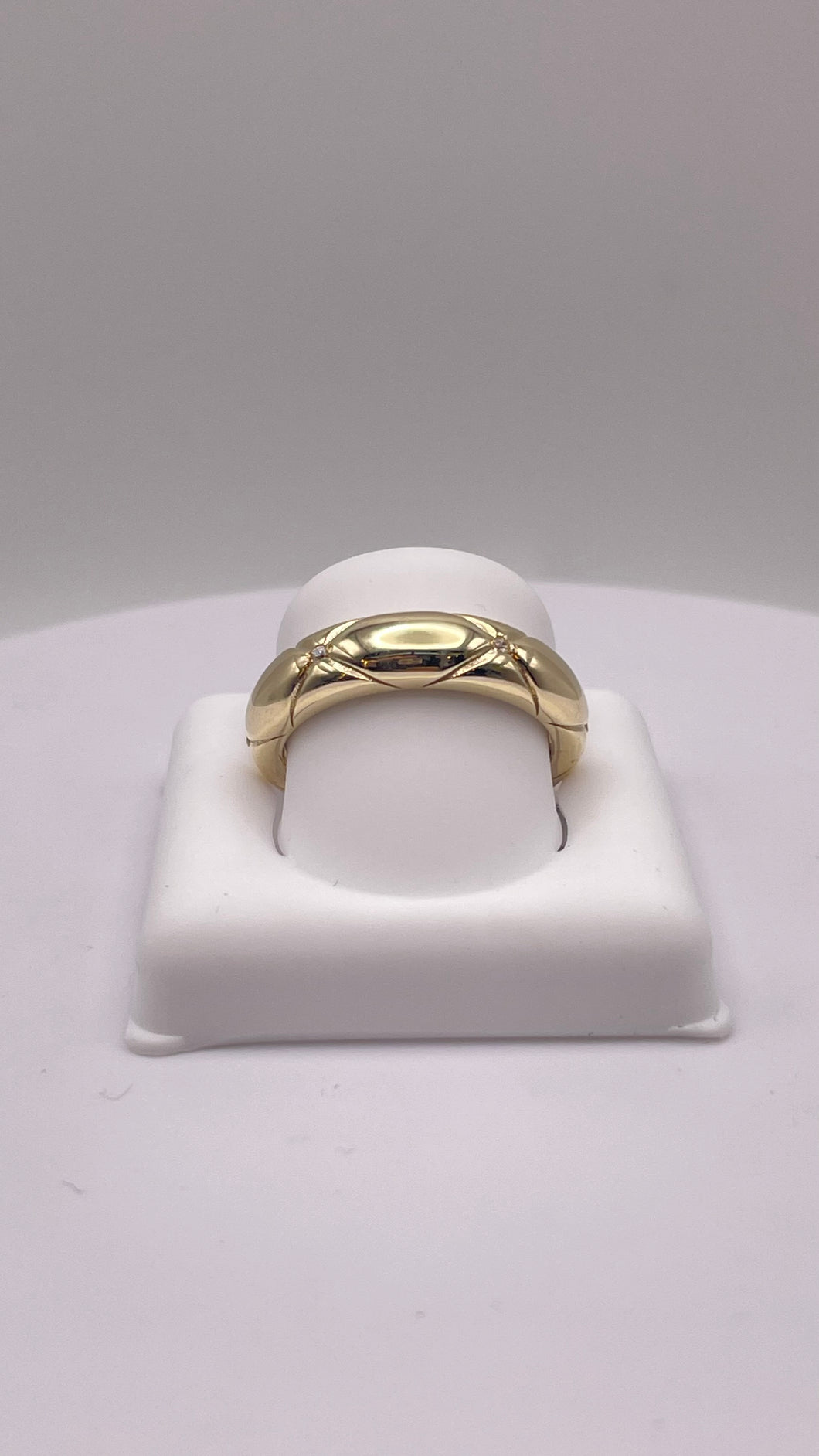 Beautiful 10 KT Yellow Gold Puff Ring With Cubics Zirconia